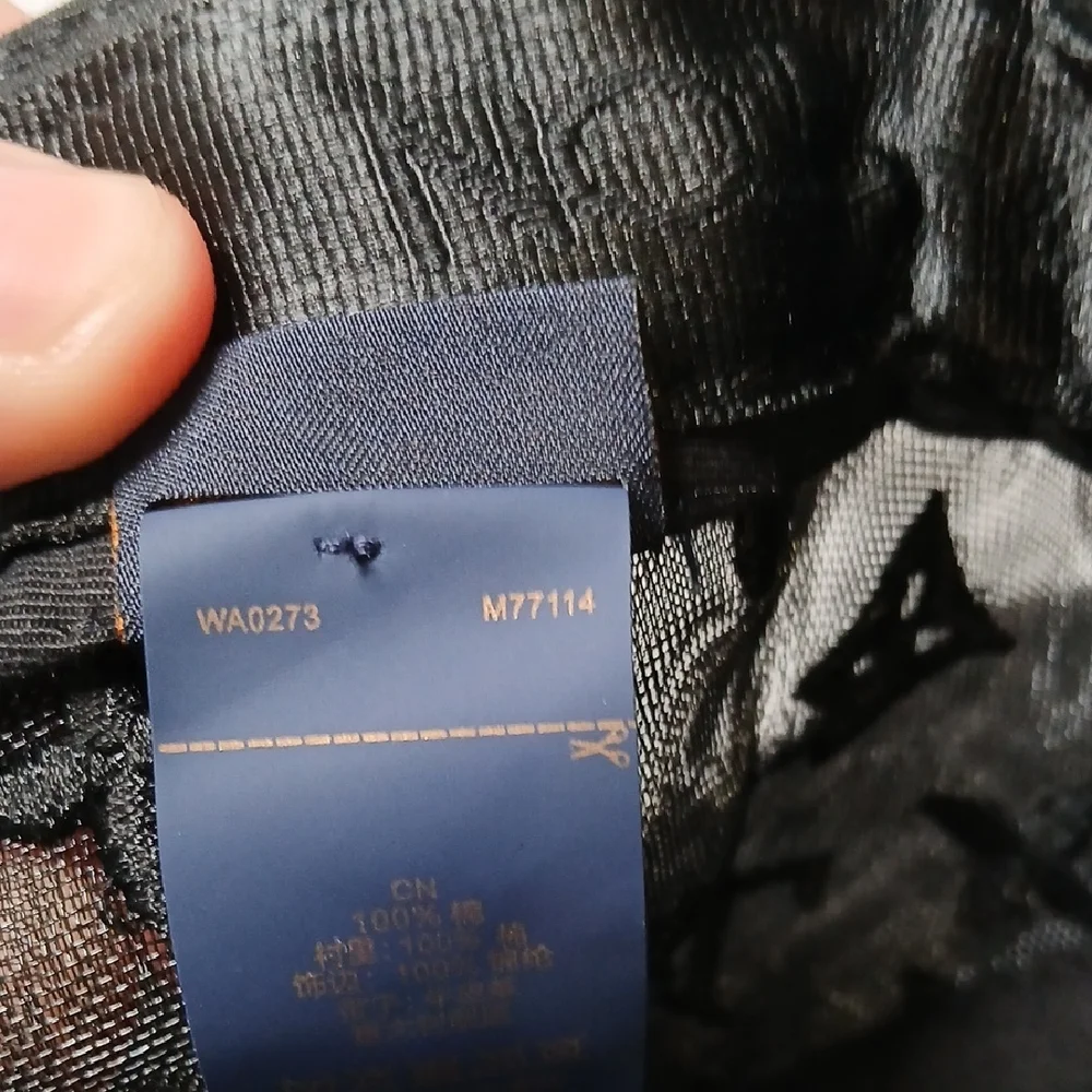 Louis Vuitton Black Monogram Cap - Picture 7 of 7